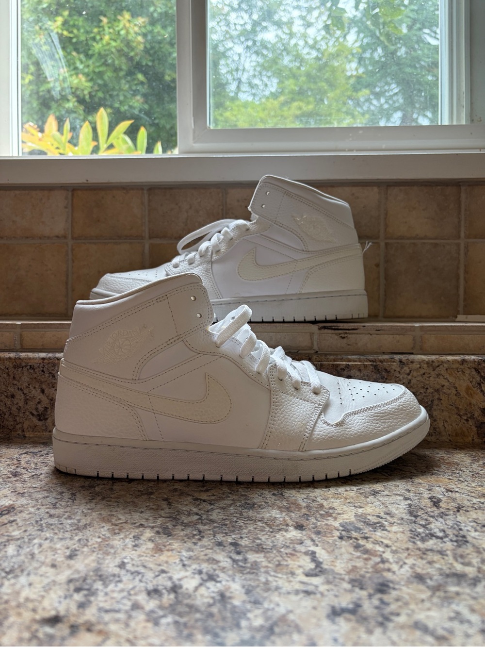 Jordan 1 Mid Triple White